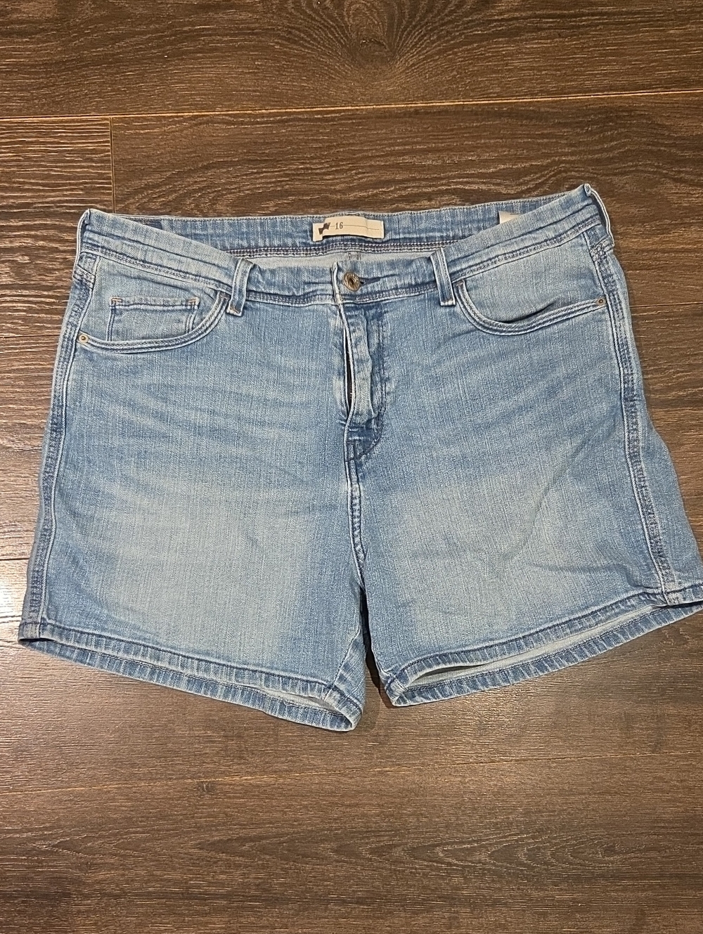 ❤️ LEVI'S HIGH RISE JEAN SHORTS, 16 (33)